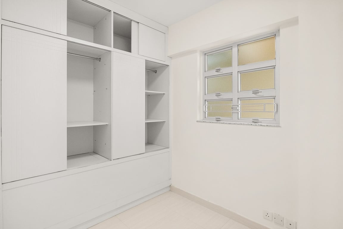 https://img.propertyraptor.com/cdn-cgi/imagedelivery/KD5bF_AFL0JDTbKLWF7z9g/ap8/ap8_001/hornet/prp/img/ede29115ced8f22c9a45c3d345899a22-wtm.jpg/public