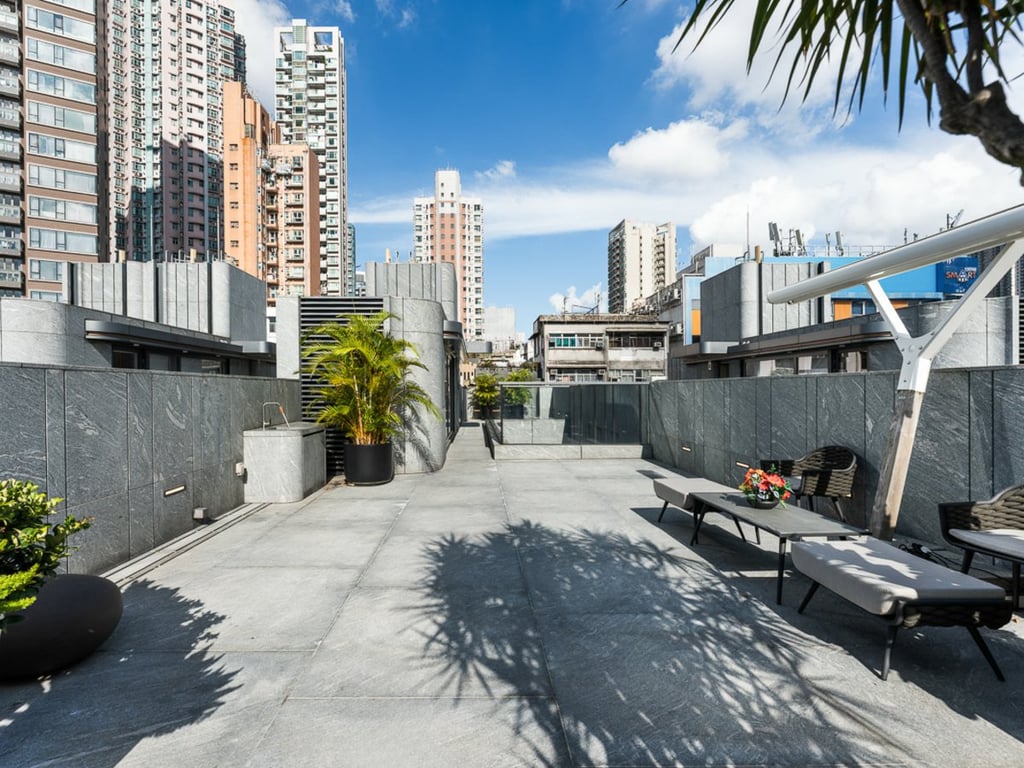 https://img.propertyraptor.com/cdn-cgi/imagedelivery/KD5bF_AFL0JDTbKLWF7z9g/ap8/ap8_001/hornet/prp/img/edf2fc51e097cae42eb6b0fe54432113-wtm.jpg/public