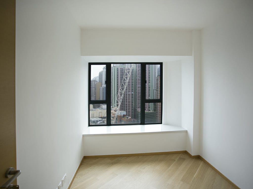 https://img.propertyraptor.com/cdn-cgi/imagedelivery/KD5bF_AFL0JDTbKLWF7z9g/ap8/ap8_001/hornet/prp/img/edf496adf2fb98175aefecccb5ed3de2.jpg/public