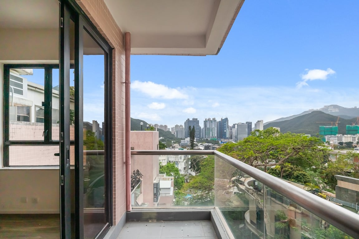 https://img.propertyraptor.com/cdn-cgi/imagedelivery/KD5bF_AFL0JDTbKLWF7z9g/ap8/ap8_001/hornet/prp/img/edffc89c10eb911540a14293e9ecf03c-wtm.jpg/public