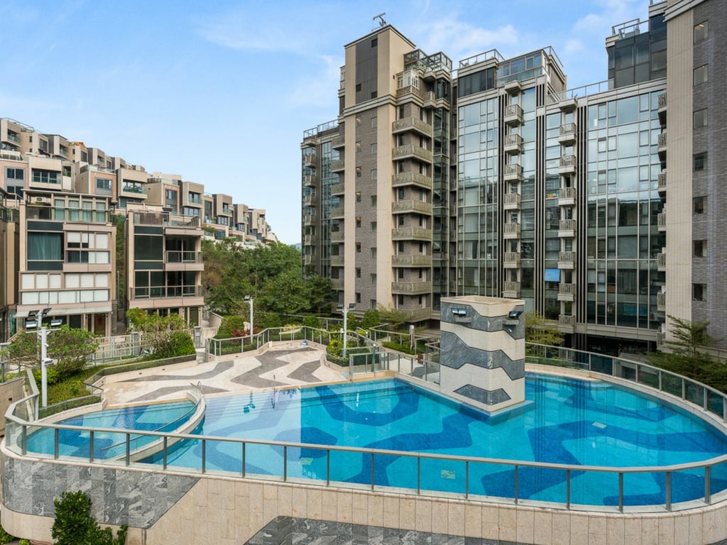 https://img.propertyraptor.com/cdn-cgi/imagedelivery/KD5bF_AFL0JDTbKLWF7z9g/ap8/ap8_001/hornet/prp/img/ee4670c99ff92c6c0f84550263286d34-wtm.jpg/public