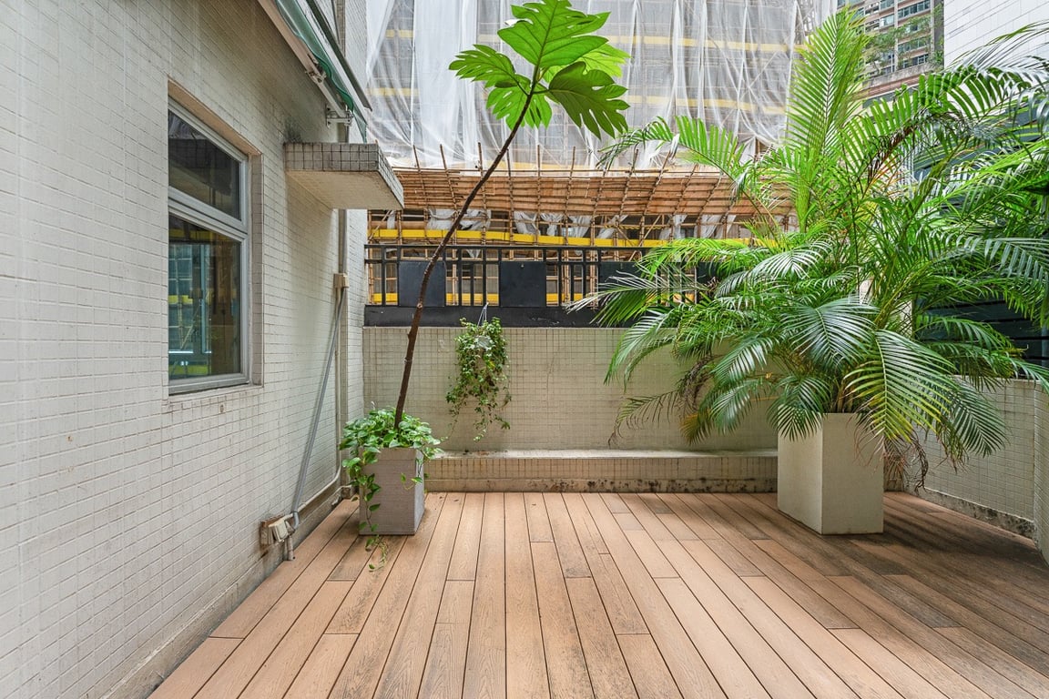 https://img.propertyraptor.com/cdn-cgi/imagedelivery/KD5bF_AFL0JDTbKLWF7z9g/ap8/ap8_001/hornet/prp/img/ee7396477f75bbff158b2a8668cd283d-wtm.jpg/public