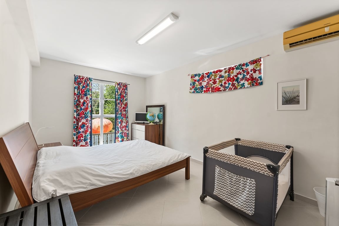 https://img.propertyraptor.com/cdn-cgi/imagedelivery/KD5bF_AFL0JDTbKLWF7z9g/ap8/ap8_001/hornet/prp/img/ee75dcabbe011527b85a02db57bdd3d8-wtm.jpg/public