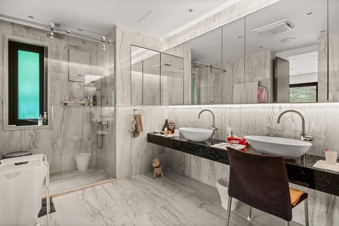 https://img.propertyraptor.com/cdn-cgi/imagedelivery/KD5bF_AFL0JDTbKLWF7z9g/ap8/ap8_001/hornet/prp/img/ee83896d2f81a57f54bd89ff87fbb7e0-wtm.jpg/public