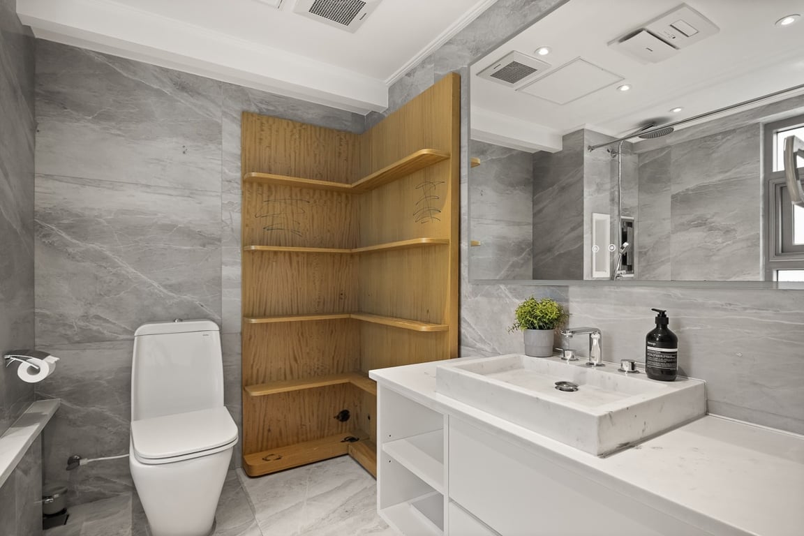https://img.propertyraptor.com/cdn-cgi/imagedelivery/KD5bF_AFL0JDTbKLWF7z9g/ap8/ap8_001/hornet/prp/img/ee92696831d24135740a28834d8b995e-wtm.jpg/public