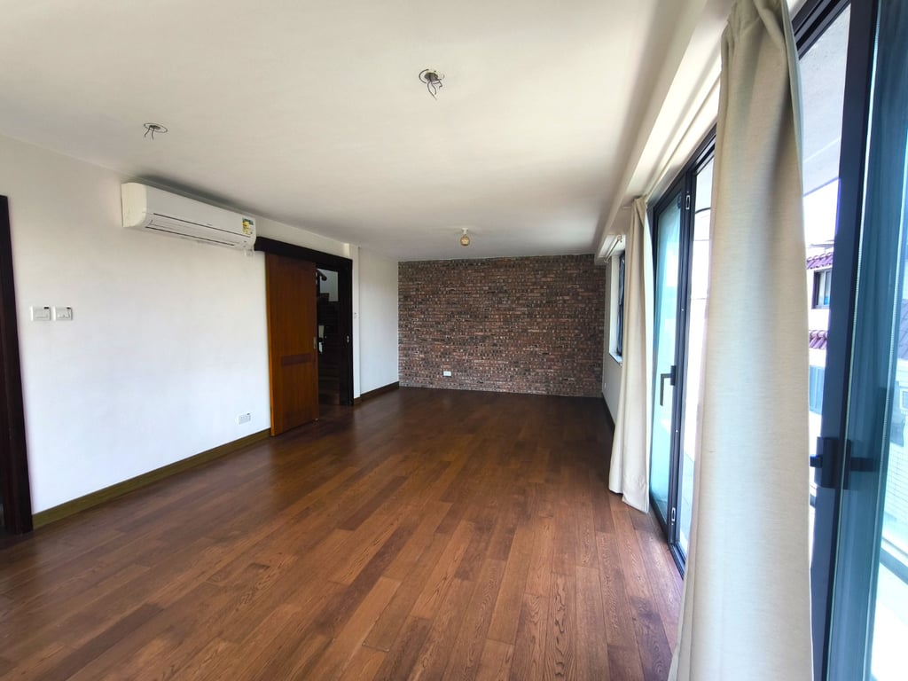 https://img.propertyraptor.com/cdn-cgi/imagedelivery/KD5bF_AFL0JDTbKLWF7z9g/ap8/ap8_001/hornet/prp/img/eea282383ad3e84830e37e39ff8b59e3-wtm.jpg/public