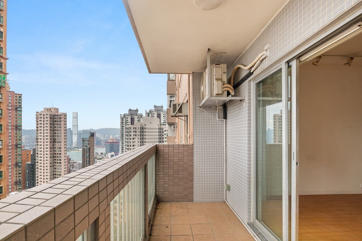 https://img.propertyraptor.com/cdn-cgi/imagedelivery/KD5bF_AFL0JDTbKLWF7z9g/ap8/ap8_001/hornet/prp/img/eece526b27de52a8958cc1e5fecea53c-wtm.jpg/public