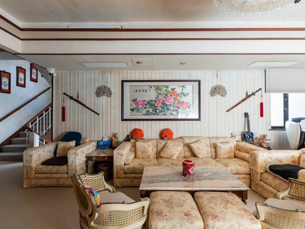 https://img.propertyraptor.com/cdn-cgi/imagedelivery/KD5bF_AFL0JDTbKLWF7z9g/ap8/ap8_001/hornet/prp/img/ef020d11ca9c19d99e6dec613881352d.jpg/public