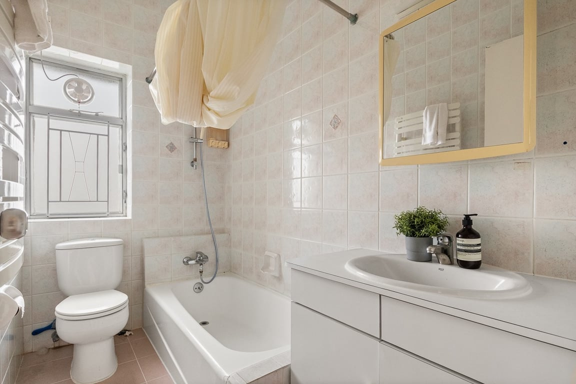https://img.propertyraptor.com/cdn-cgi/imagedelivery/KD5bF_AFL0JDTbKLWF7z9g/ap8/ap8_001/hornet/prp/img/ef0538116a9d3271d08dd114d834bbcc-wtm.jpg/public