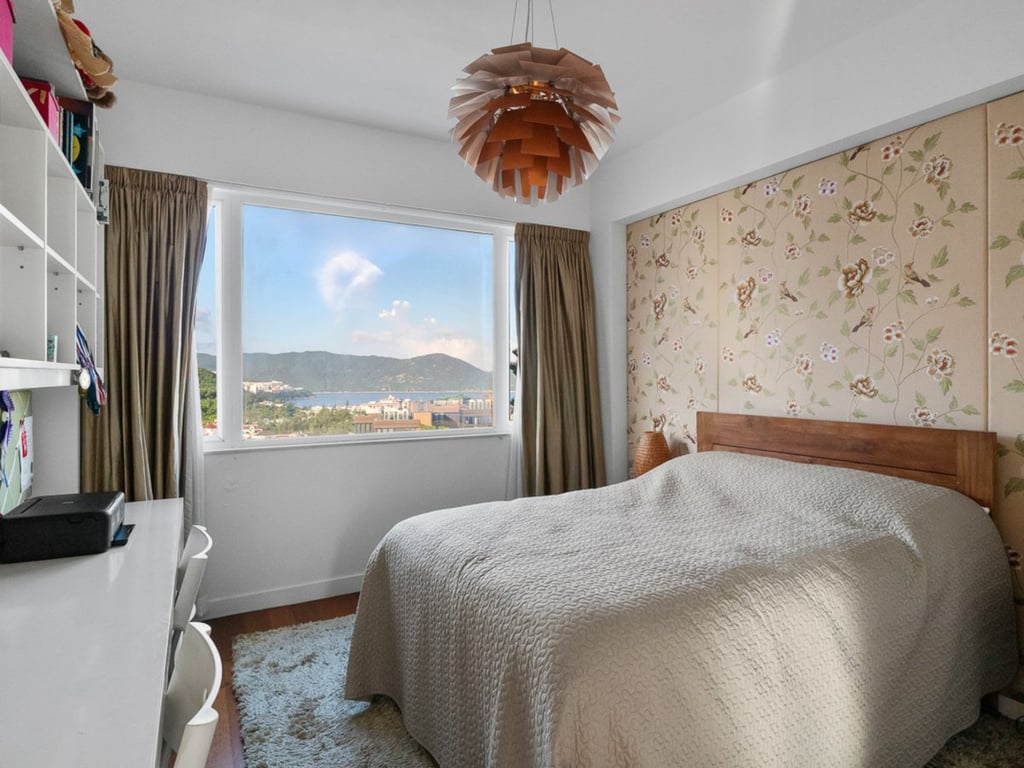 https://img.propertyraptor.com/cdn-cgi/imagedelivery/KD5bF_AFL0JDTbKLWF7z9g/ap8/ap8_001/hornet/prp/img/ef2901ce291e75d45241f10826502b34.jpg/public