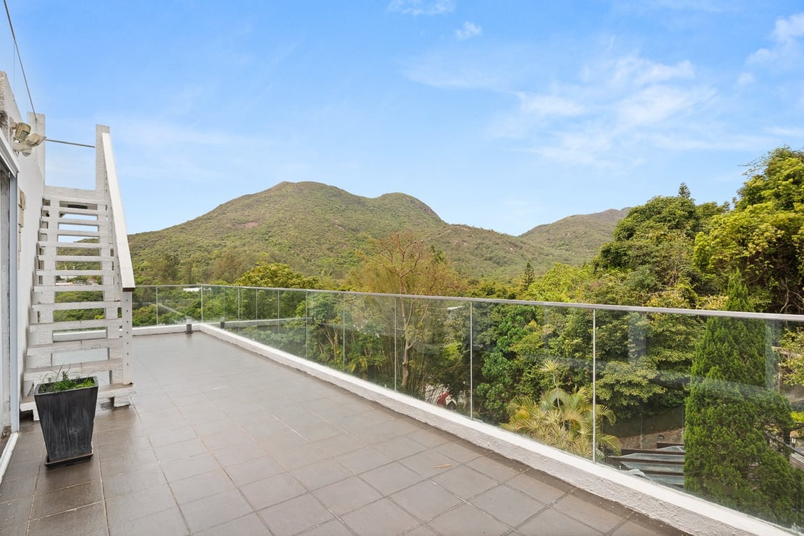 https://img.propertyraptor.com/cdn-cgi/imagedelivery/KD5bF_AFL0JDTbKLWF7z9g/ap8/ap8_001/hornet/prp/img/ef8ad59b37e51ed99364bc106d867690-wtm.jpg/public