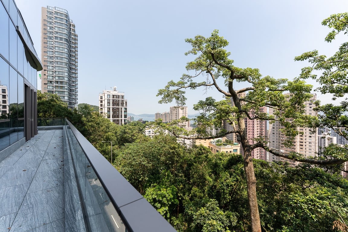 https://img.propertyraptor.com/cdn-cgi/imagedelivery/KD5bF_AFL0JDTbKLWF7z9g/ap8/ap8_001/hornet/prp/img/efaeb1e9182e08f5197e329b11248d61-wtm.jpg/public