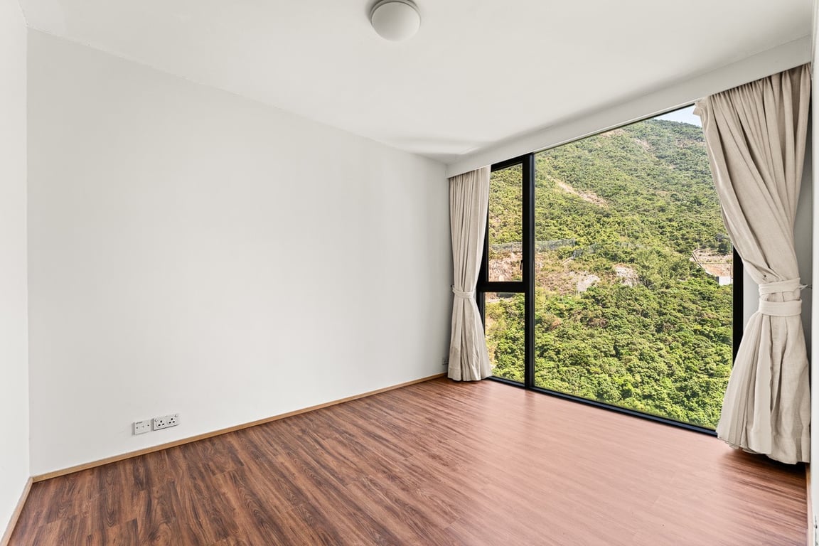 https://img.propertyraptor.com/cdn-cgi/imagedelivery/KD5bF_AFL0JDTbKLWF7z9g/ap8/ap8_001/hornet/prp/img/efbe8c3130eb76d60be7288dea8a702f-wtm.jpg/public