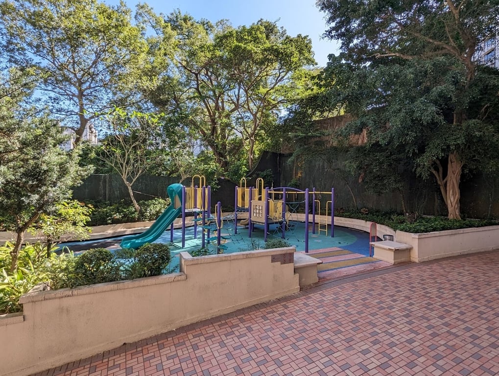 https://img.propertyraptor.com/cdn-cgi/imagedelivery/KD5bF_AFL0JDTbKLWF7z9g/ap8/ap8_001/hornet/prp/img/efe6fd7f778cd5c6322e7658054f91f4-wtm.jpg/public