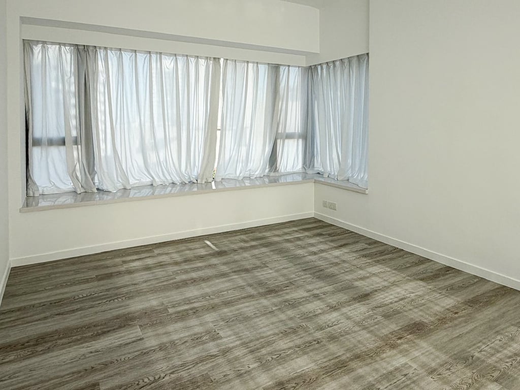https://img.propertyraptor.com/cdn-cgi/imagedelivery/KD5bF_AFL0JDTbKLWF7z9g/ap8/ap8_001/hornet/prp/img/f001b3bdab4d57654b63a75bf7aaddd0-wtm.jpg/public