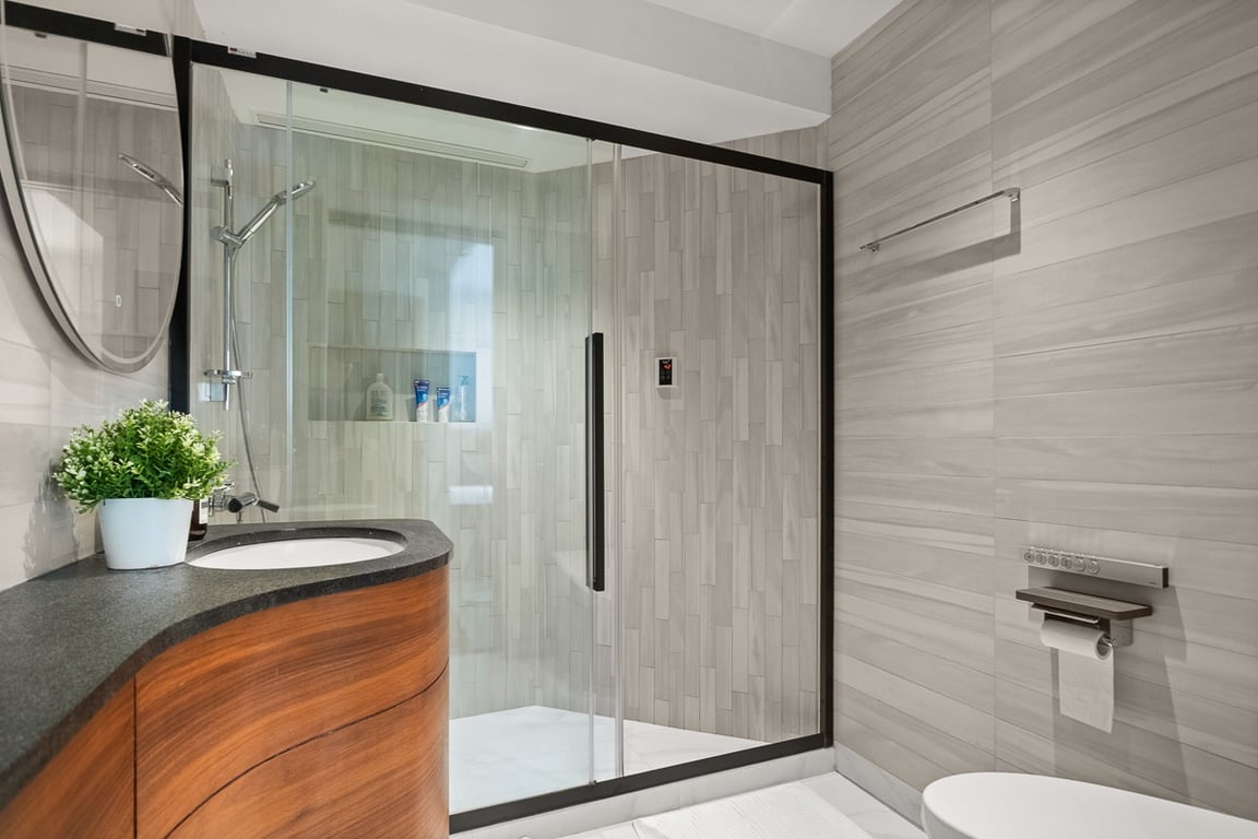 https://img.propertyraptor.com/cdn-cgi/imagedelivery/KD5bF_AFL0JDTbKLWF7z9g/ap8/ap8_001/hornet/prp/img/f04ad379a61b6bc7578811509532d2e2-wtm.jpg/public