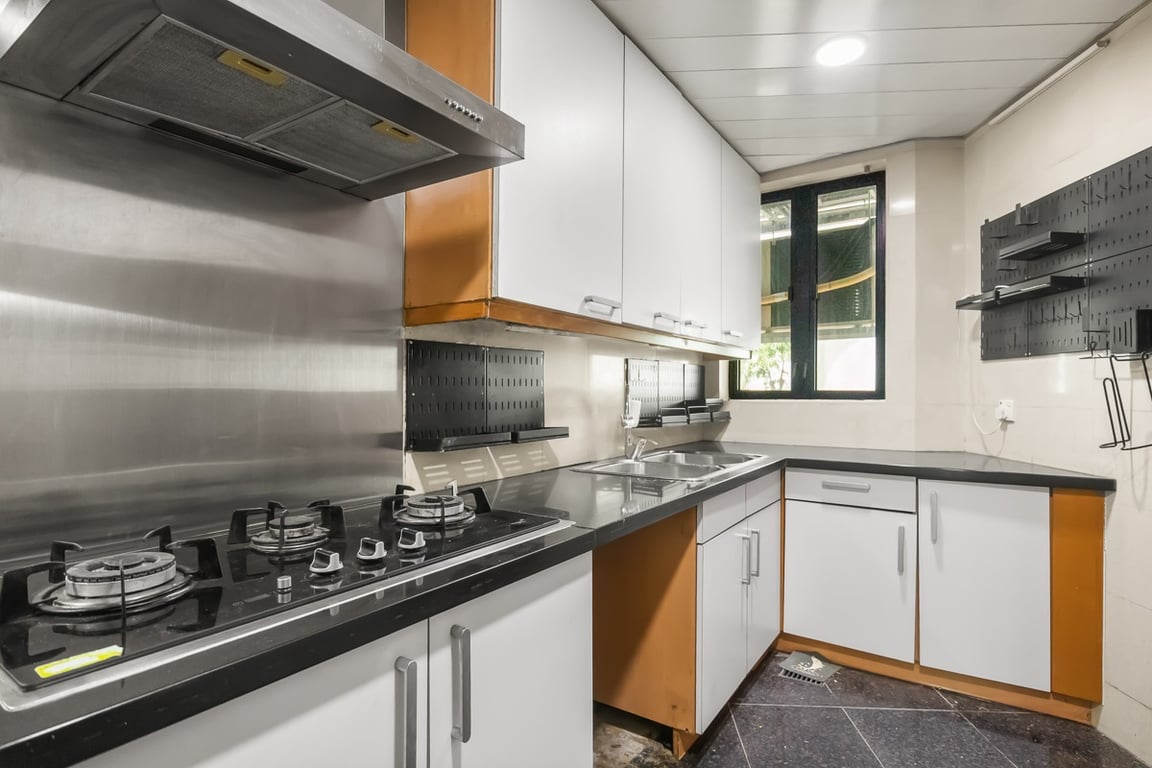 https://img.propertyraptor.com/cdn-cgi/imagedelivery/KD5bF_AFL0JDTbKLWF7z9g/ap8/ap8_001/hornet/prp/img/f0579945c1867a75b4a4d76d2d1d62a1-wtm.jpg/public