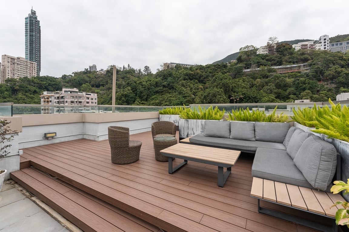 https://img.propertyraptor.com/cdn-cgi/imagedelivery/KD5bF_AFL0JDTbKLWF7z9g/ap8/ap8_001/hornet/prp/img/f07bb1ccaef3721794b9d915a438db2d-wtm.jpg/public
