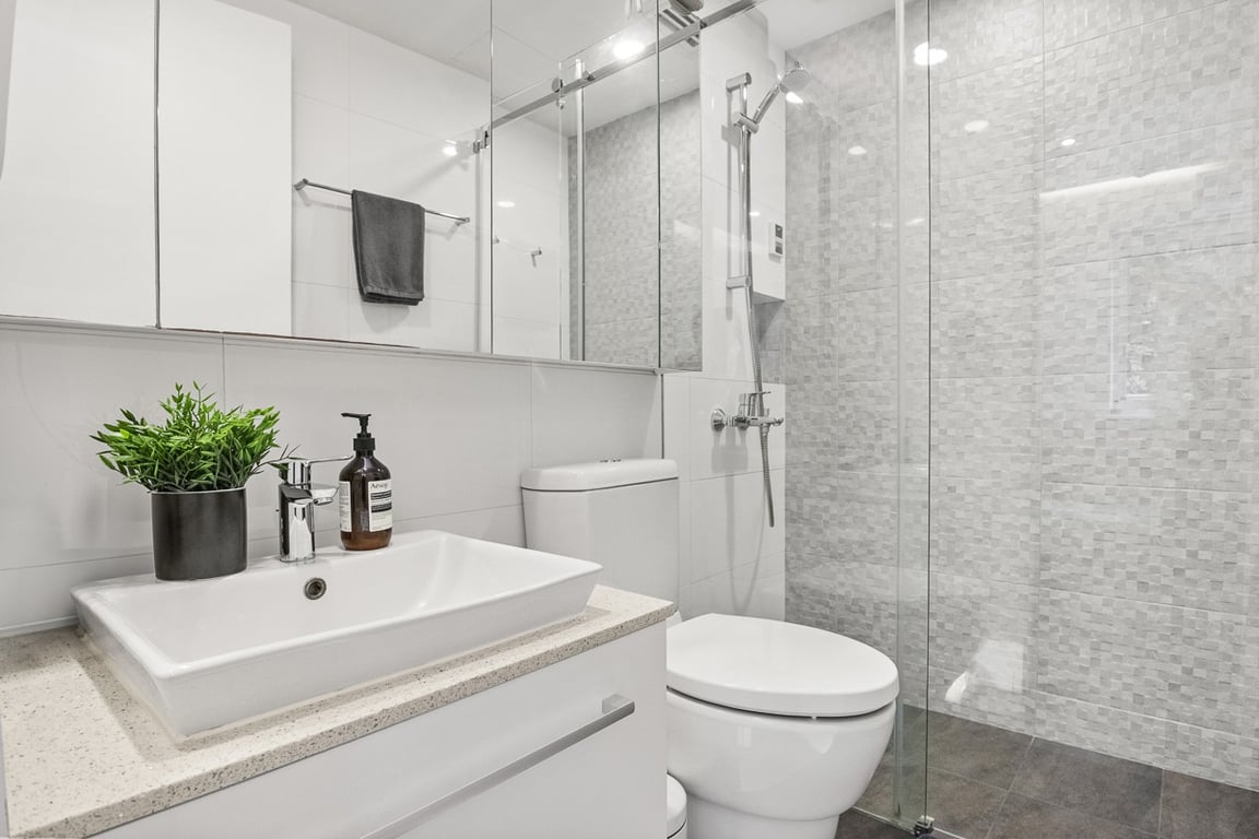 https://img.propertyraptor.com/cdn-cgi/imagedelivery/KD5bF_AFL0JDTbKLWF7z9g/ap8/ap8_001/hornet/prp/img/f089f66b64fdf42f79f4f269141f8a8c-wtm.jpg/public