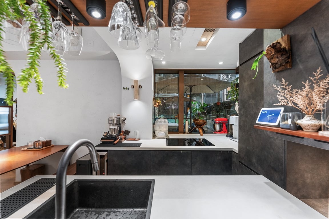 https://img.propertyraptor.com/cdn-cgi/imagedelivery/KD5bF_AFL0JDTbKLWF7z9g/ap8/ap8_001/hornet/prp/img/f0e69accddbaf5c84360e4b02447fd47-wtm.jpg/public