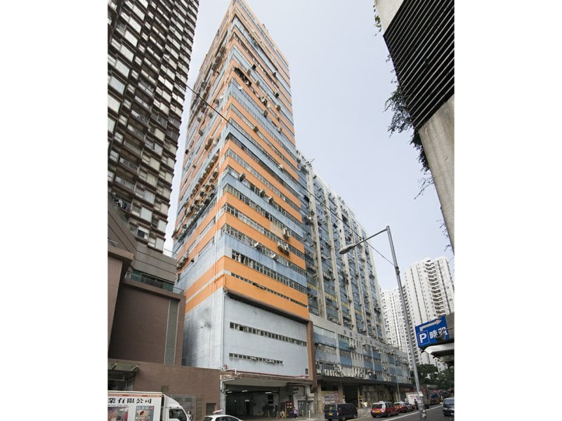 https://img.propertyraptor.com/cdn-cgi/imagedelivery/KD5bF_AFL0JDTbKLWF7z9g/ap8/ap8_001/hornet/prp/img/f0fe28747abcb861359aab5e2473255e.jpg/public