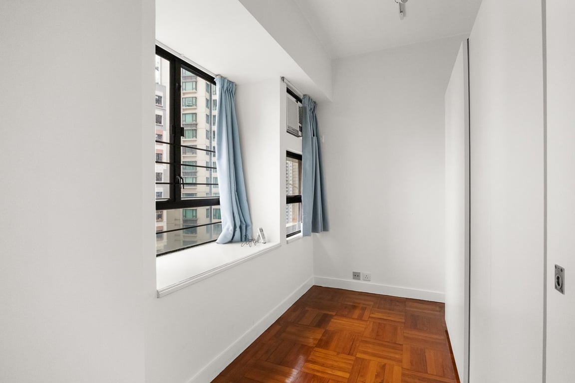 https://img.propertyraptor.com/cdn-cgi/imagedelivery/KD5bF_AFL0JDTbKLWF7z9g/ap8/ap8_001/hornet/prp/img/f129b50a9f1d883804f099f43ad2c8c3-wtm.jpg/public