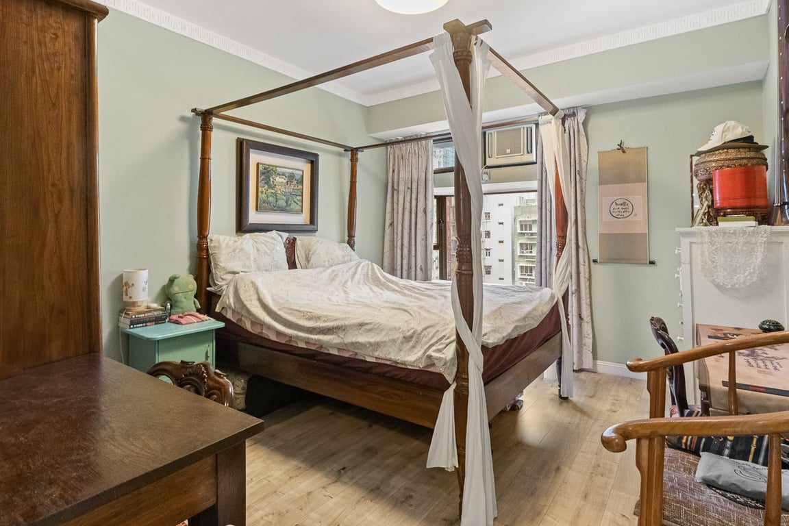 https://img.propertyraptor.com/cdn-cgi/imagedelivery/KD5bF_AFL0JDTbKLWF7z9g/ap8/ap8_001/hornet/prp/img/f132cf5657913231dd8b7bdc5601f65a-wtm.jpg/public
