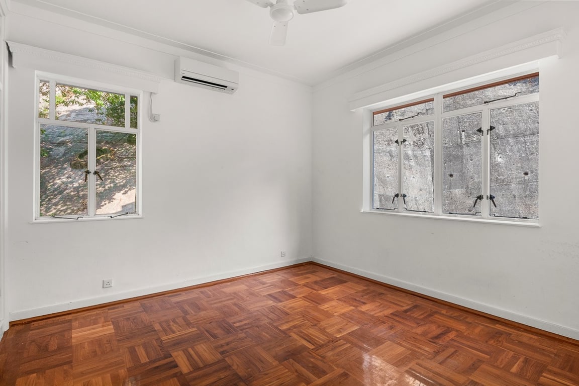 https://img.propertyraptor.com/cdn-cgi/imagedelivery/KD5bF_AFL0JDTbKLWF7z9g/ap8/ap8_001/hornet/prp/img/f14235086bc7871883125f1cb02110cc-wtm.jpg/public
