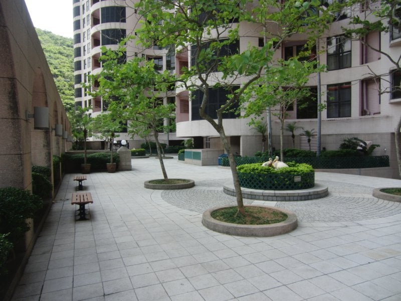 https://img.propertyraptor.com/cdn-cgi/imagedelivery/KD5bF_AFL0JDTbKLWF7z9g/ap8/ap8_001/hornet/prp/img/f145ad06bd423eeeb806be3b6ccb074d.jpg/public
