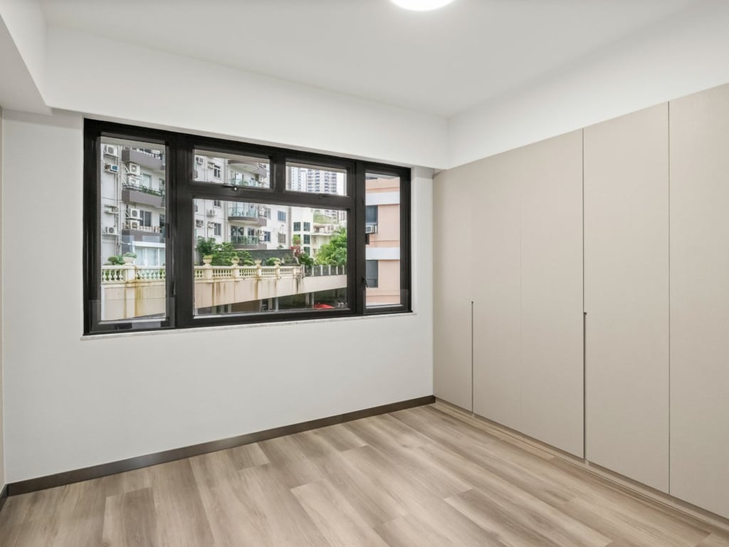 https://img.propertyraptor.com/cdn-cgi/imagedelivery/KD5bF_AFL0JDTbKLWF7z9g/ap8/ap8_001/hornet/prp/img/f1aa338318ad89a31f6390d3aaefd237.jpg/public