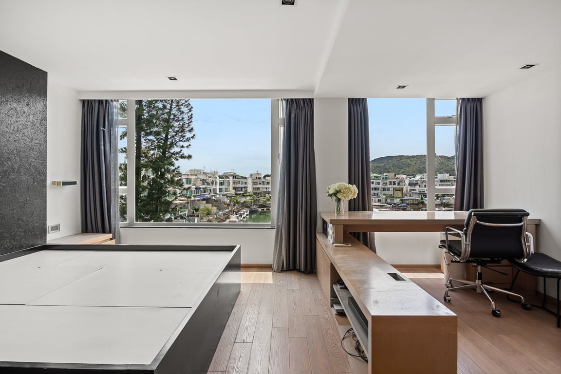 https://img.propertyraptor.com/cdn-cgi/imagedelivery/KD5bF_AFL0JDTbKLWF7z9g/ap8/ap8_001/hornet/prp/img/f1cc91b7ee694adcbba8b6e161313787-wtm.jpg/public