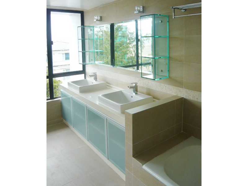 https://img.propertyraptor.com/cdn-cgi/imagedelivery/KD5bF_AFL0JDTbKLWF7z9g/ap8/ap8_001/hornet/prp/img/f1ee14d88e6fd5e1000b02646bcec3fa.jpg/public