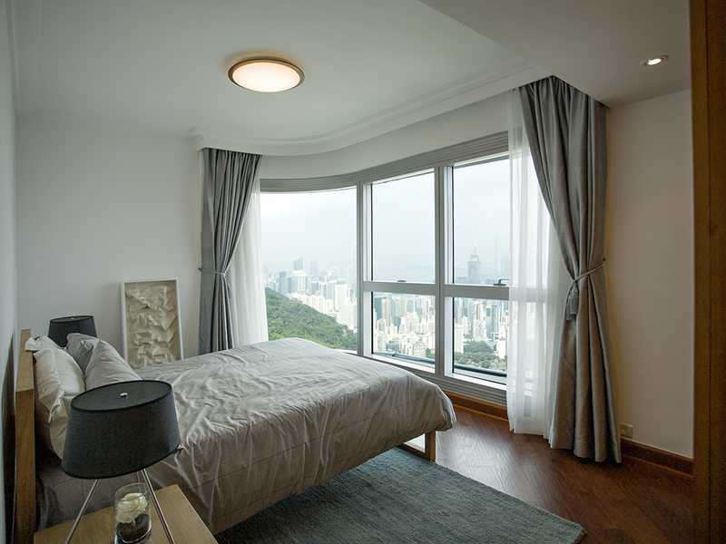 https://img.propertyraptor.com/cdn-cgi/imagedelivery/KD5bF_AFL0JDTbKLWF7z9g/ap8/ap8_001/hornet/prp/img/f20b455c38a4df1582d1b2b73c9f7444.jpg/public