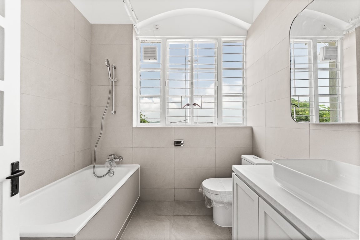 https://img.propertyraptor.com/cdn-cgi/imagedelivery/KD5bF_AFL0JDTbKLWF7z9g/ap8/ap8_001/hornet/prp/img/f222fd053c5869616ddb10a5caed1ec7-wtm.jpg/public