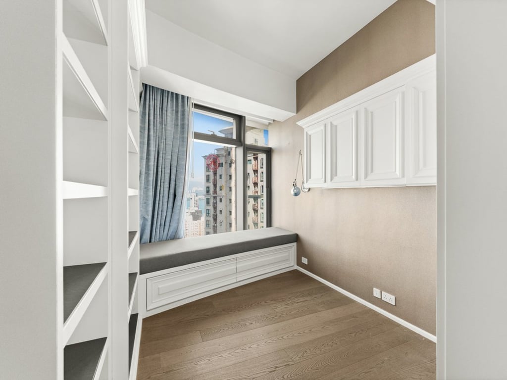 https://img.propertyraptor.com/cdn-cgi/imagedelivery/KD5bF_AFL0JDTbKLWF7z9g/ap8/ap8_001/hornet/prp/img/f25c53c7dfb4d2f4ee219495f8df2f7a-wtm.jpg/public