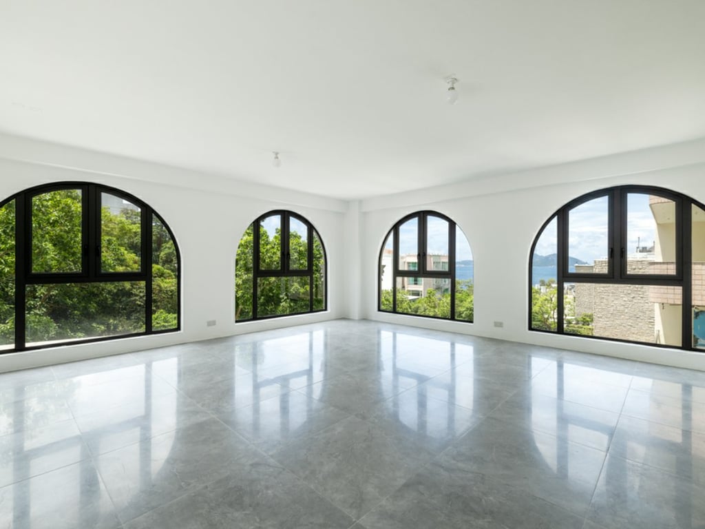 https://img.propertyraptor.com/cdn-cgi/imagedelivery/KD5bF_AFL0JDTbKLWF7z9g/ap8/ap8_001/hornet/prp/img/f26c92ae363c4173684eeabba3621987.jpg/public