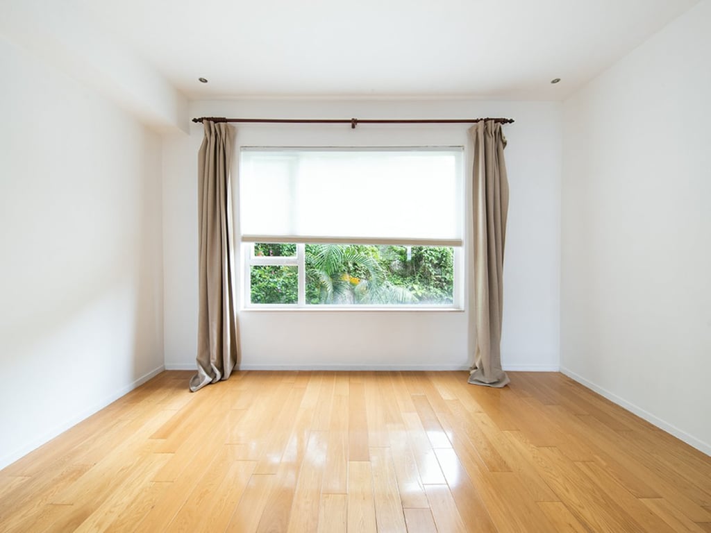 https://img.propertyraptor.com/cdn-cgi/imagedelivery/KD5bF_AFL0JDTbKLWF7z9g/ap8/ap8_001/hornet/prp/img/f271f93f6275ce7123aaa3665d278349.jpg/public