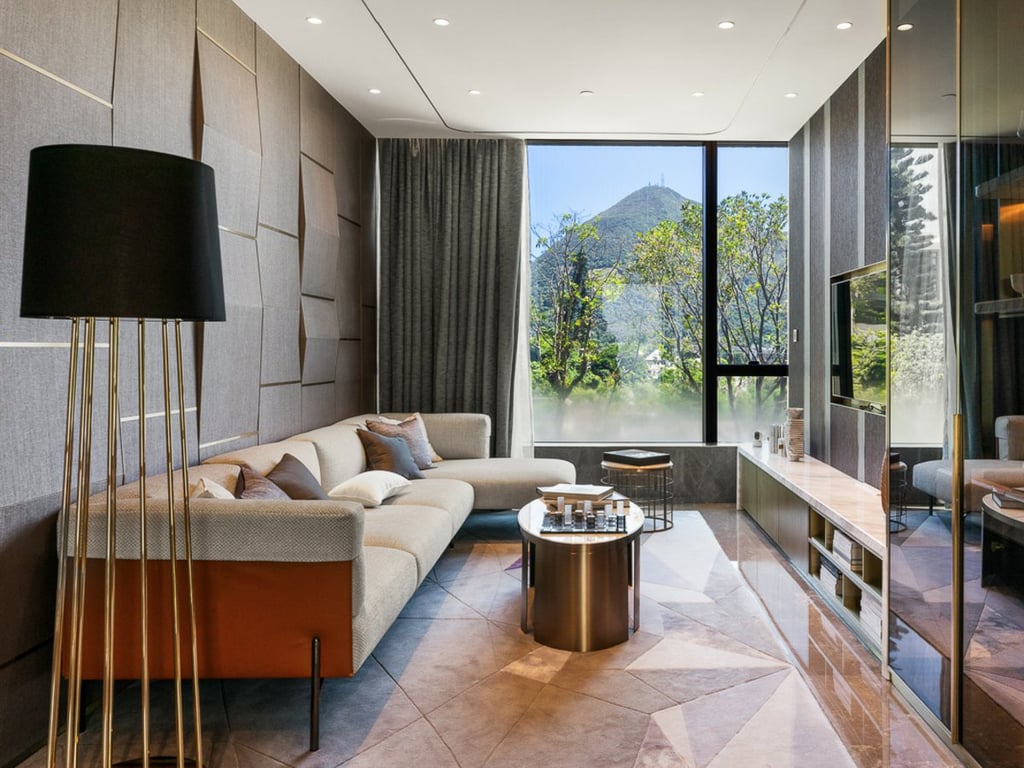 https://img.propertyraptor.com/cdn-cgi/imagedelivery/KD5bF_AFL0JDTbKLWF7z9g/ap8/ap8_001/hornet/prp/img/f2935dd1be49815e2077d499de70ef40.jpg/public