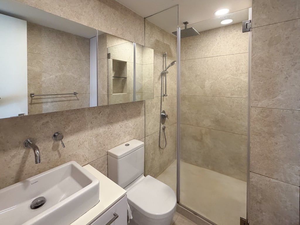 https://img.propertyraptor.com/cdn-cgi/imagedelivery/KD5bF_AFL0JDTbKLWF7z9g/ap8/ap8_001/hornet/prp/img/f2a536db87938cda1e8556754ca8163d-wtm.jpg/public