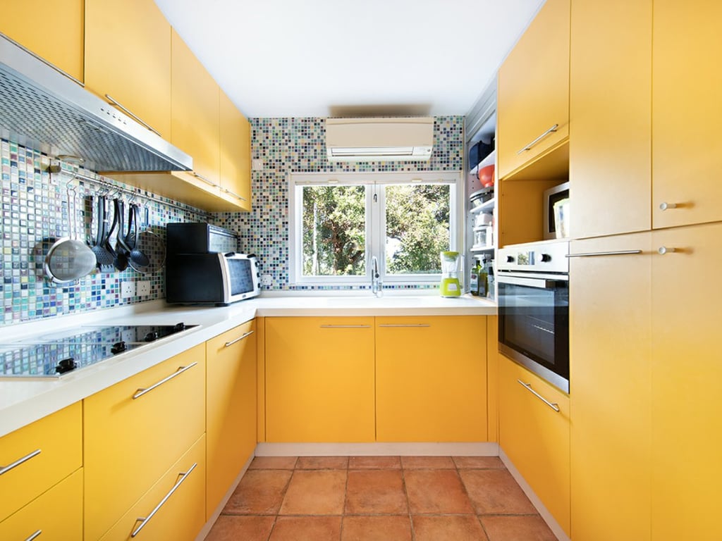https://img.propertyraptor.com/cdn-cgi/imagedelivery/KD5bF_AFL0JDTbKLWF7z9g/ap8/ap8_001/hornet/prp/img/f2c512f25e54549d92c277b280a7d2d5.jpg/public