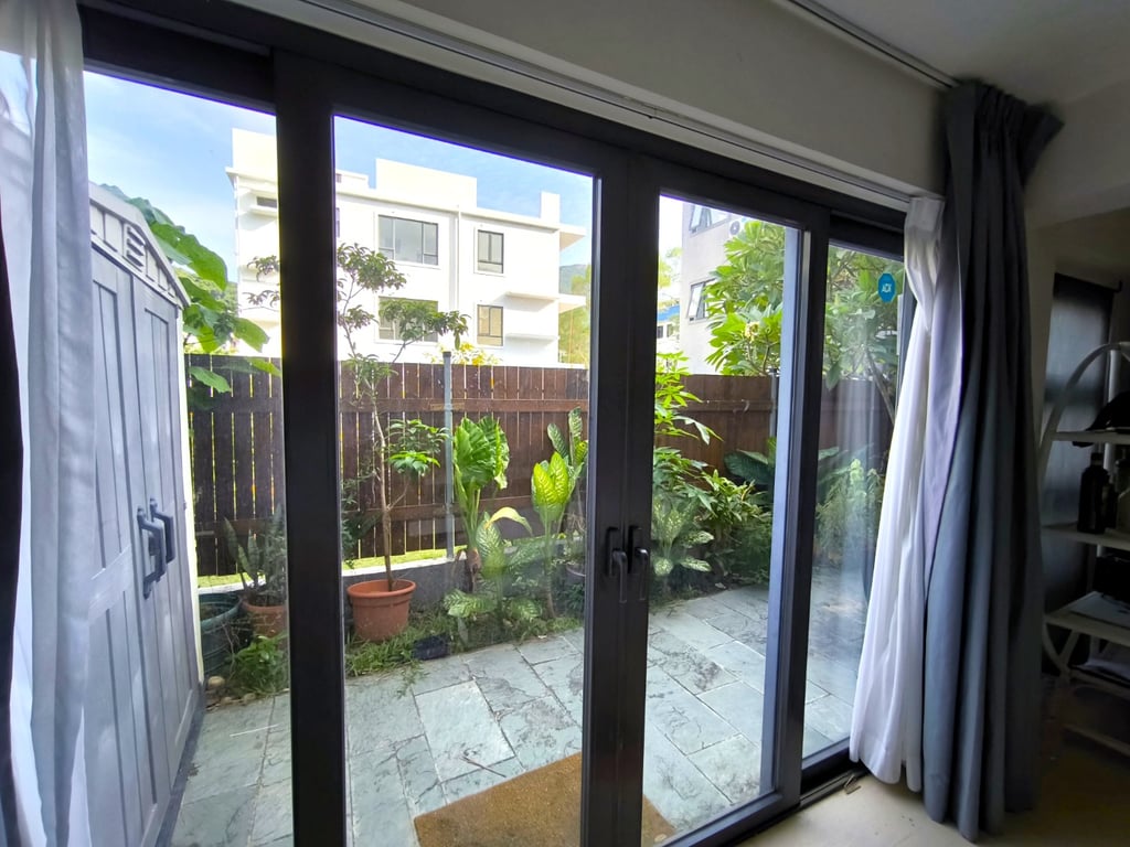 https://img.propertyraptor.com/cdn-cgi/imagedelivery/KD5bF_AFL0JDTbKLWF7z9g/ap8/ap8_001/hornet/prp/img/f2e744d1defbe291a79ae6501224f576-wtm.jpg/public