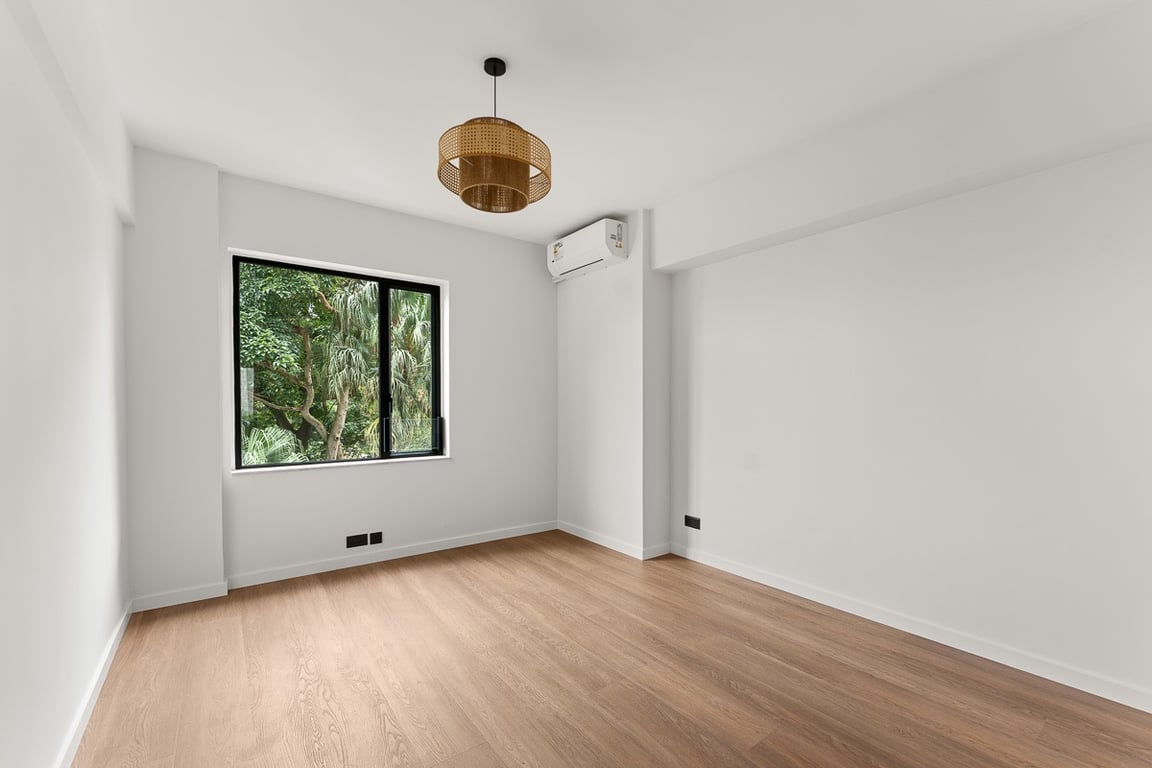 https://img.propertyraptor.com/cdn-cgi/imagedelivery/KD5bF_AFL0JDTbKLWF7z9g/ap8/ap8_001/hornet/prp/img/f2e9a7fa9cab835114110a3dda47dec8-wtm.jpg/public