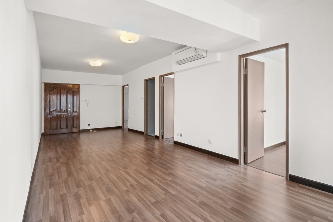 https://img.propertyraptor.com/cdn-cgi/imagedelivery/KD5bF_AFL0JDTbKLWF7z9g/ap8/ap8_001/hornet/prp/img/f2eb3ebb6755e7c635d9dce762b686ca-wtm.jpg/public