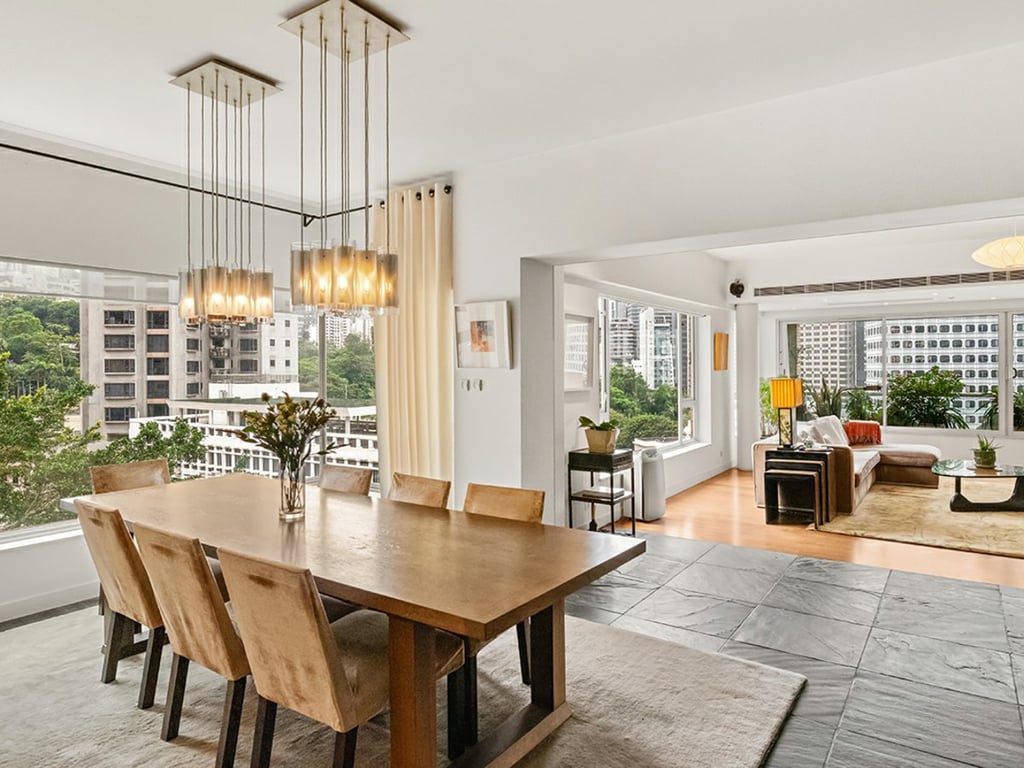 https://img.propertyraptor.com/cdn-cgi/imagedelivery/KD5bF_AFL0JDTbKLWF7z9g/ap8/ap8_001/hornet/prp/img/f33f3c9e7fdd60cef28a5d877091c16a.jpg/public