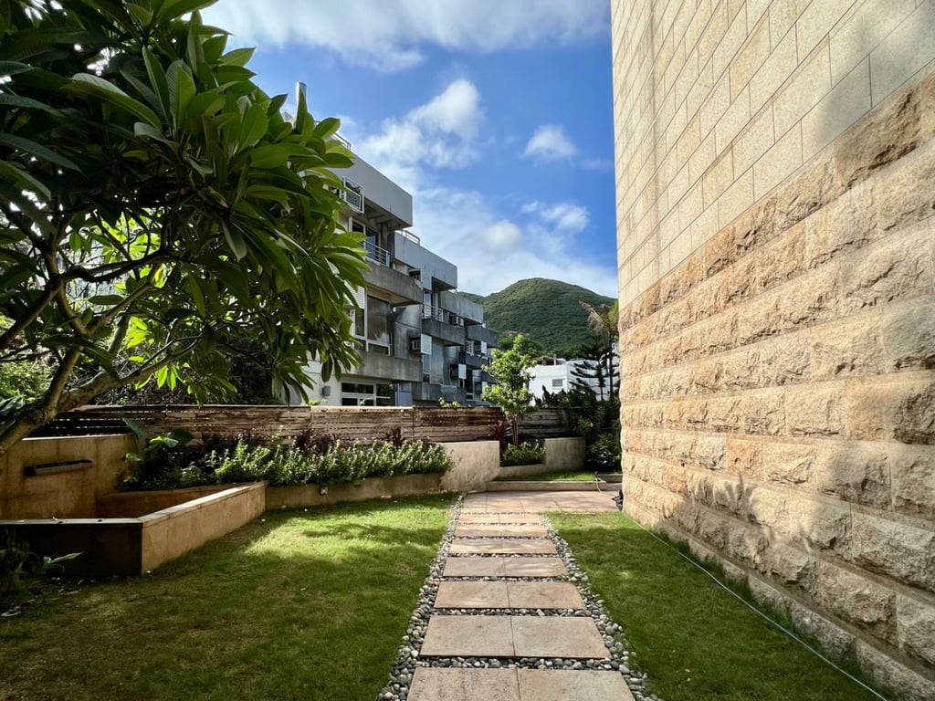https://img.propertyraptor.com/cdn-cgi/imagedelivery/KD5bF_AFL0JDTbKLWF7z9g/ap8/ap8_001/hornet/prp/img/f364047cfa185f1d72aa9600e5c303fc-wtm.jpg/public