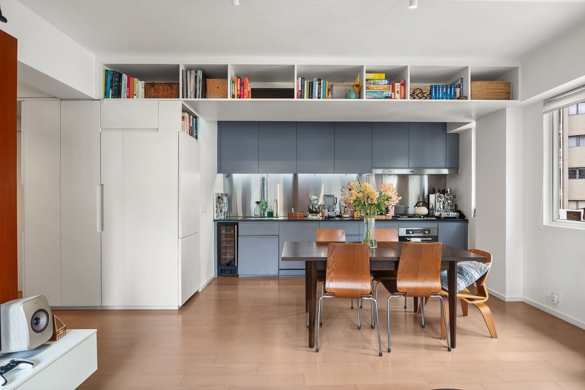 https://img.propertyraptor.com/cdn-cgi/imagedelivery/KD5bF_AFL0JDTbKLWF7z9g/ap8/ap8_001/hornet/prp/img/f3dc303b6a10572a765e374f0c2de5ab-wtm.jpg/public