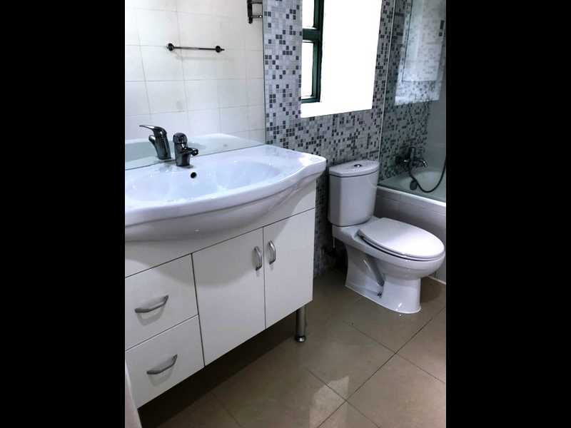 https://img.propertyraptor.com/cdn-cgi/imagedelivery/KD5bF_AFL0JDTbKLWF7z9g/ap8/ap8_001/hornet/prp/img/f3ece88770383dd29122ea7dba8a9ef8.jpg/public