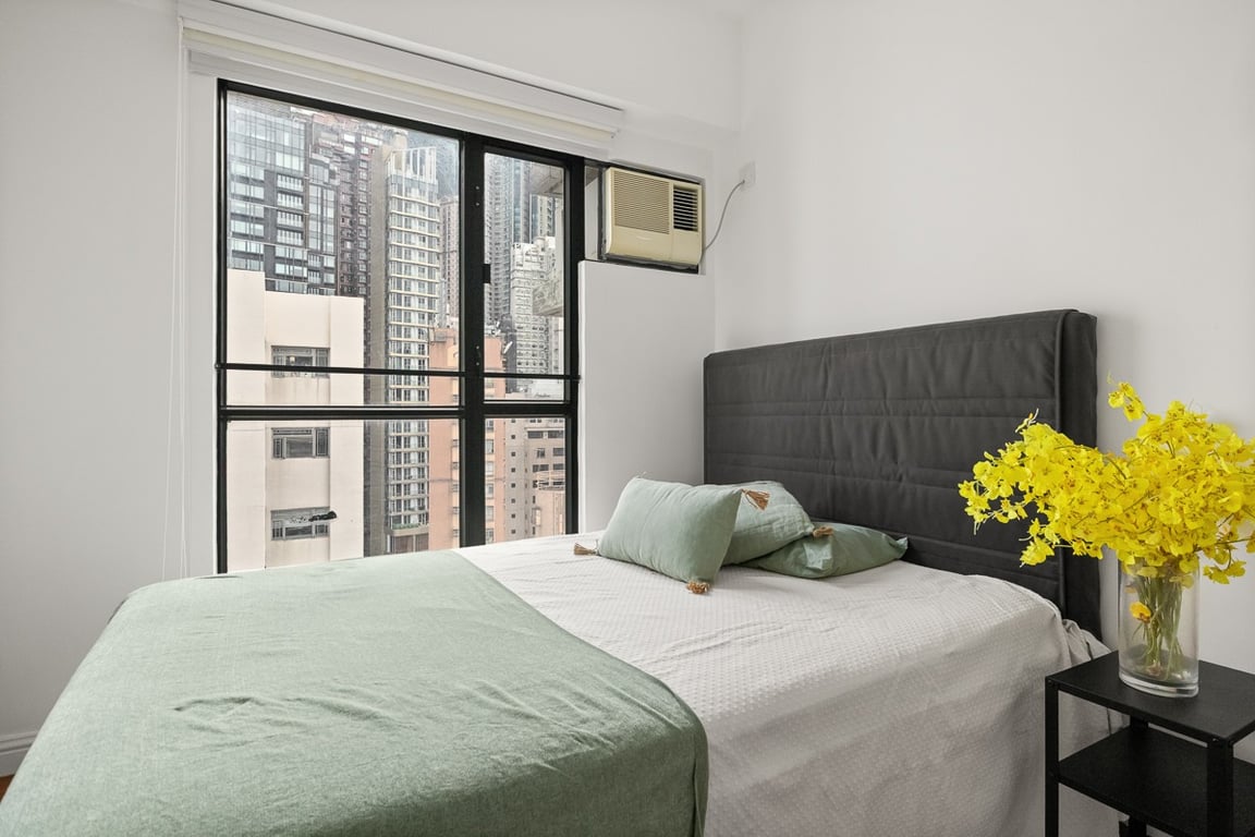 https://img.propertyraptor.com/cdn-cgi/imagedelivery/KD5bF_AFL0JDTbKLWF7z9g/ap8/ap8_001/hornet/prp/img/f42f996c49a818372de778b1de97e1ae-wtm.jpg/public