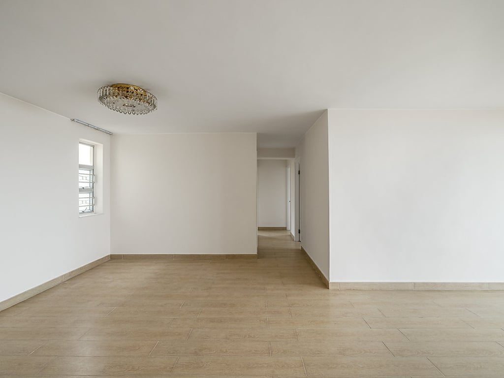 https://img.propertyraptor.com/cdn-cgi/imagedelivery/KD5bF_AFL0JDTbKLWF7z9g/ap8/ap8_001/hornet/prp/img/f4329c968ff76bfe7433d5ffcdb8d9f7.jpg/public