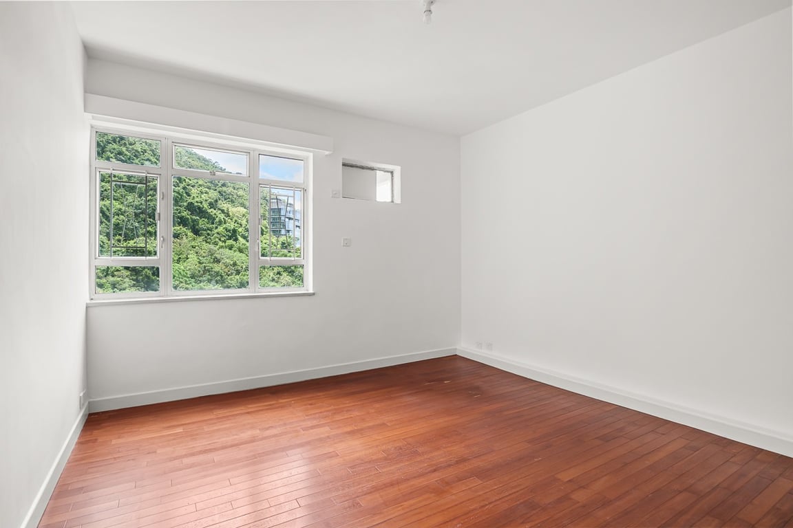 https://img.propertyraptor.com/cdn-cgi/imagedelivery/KD5bF_AFL0JDTbKLWF7z9g/ap8/ap8_001/hornet/prp/img/f434f0d46ee22cff95a4f40158cc2f57-wtm.jpg/public